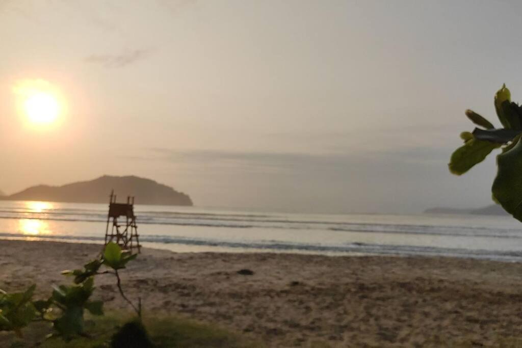 Casa Pe Na Areia - Pereque Acu Ubatuba